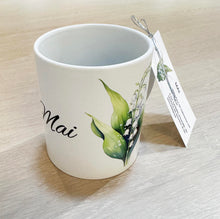 Charger l'image dans la galerie, Mug cadeau mois de naissance avec fleur imprimée mois de Printemps - Vaisselle