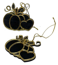 Charger l'image dans la galerie, Ornement citrouille miroir et bois peint pour Halloween