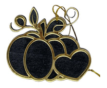 Charger l'image dans la galerie, Ornement citrouille miroir et bois peint pour Halloween