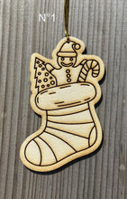 Load the image in the gallery,Décorations de Noël en bois brut à peindre