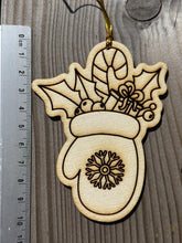 Load the image in the gallery,Décorations de Noël en bois brut à peindre