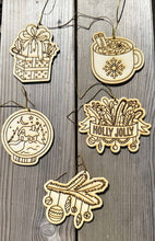 Load the image in the gallery,Décorations de Noël en bois brut à peindre