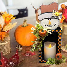 Load the image in the gallery,Lanterne d'Automne avec épouvantail en bois peint pour centre de table ou décoration