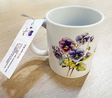 Charger l'image dans la galerie, Mug cadeau mois de naissance avec fleur imprimée mois d'Hiver - Vaisselle