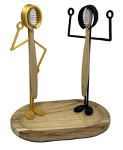 Load the image in the gallery,Support pour brosse à dents doré et noir avec support en bois et coupelle porte savon.