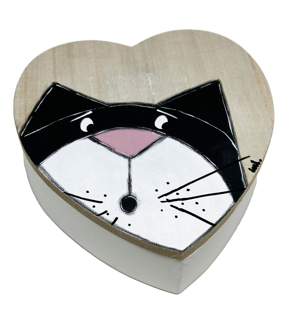 Boite en bois peint en forme de coeur et chat pour rangement bijou