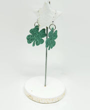 Charger l&#39;image dans la galerie, Boucles d&#39;oreilles trèfle porte bonheur - Bijoux - St Patrick
