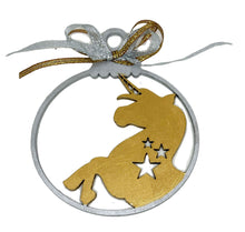 Charger l'image dans la galerie, Boule de Noël en bois découpé licorne