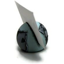 Charger l'image dans la galerie, Porte photo boule avec petit chat gris- Articles de bureau -