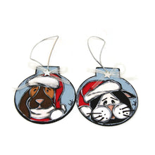 Charger l&#39;image dans la galerie, Boules de Noël avec chien et chat et bonnet de Noël
