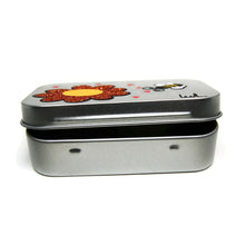 Charger l'image dans la galerie, Boite à pilules de poche avec abeille - été