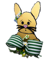 Charger l'image dans la galerie, Lapin en bois peint décoration de table de Pâques