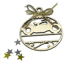 Charger l'image dans la galerie, Ornements de Noël en bois en forme de moto à suspendre dans le sapin