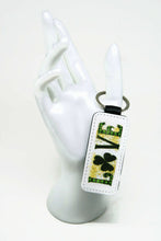 Charger l'image dans la galerie, Porte clés avec trèfles - bijoux - St Patrick - Cadeaux Homme