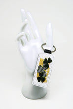 Charger l'image dans la galerie, Porte clés avec trèfles - bijoux - St Patrick - Cadeaux Homme