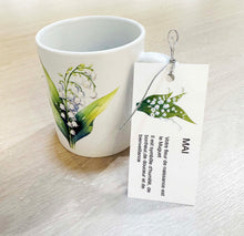 Charger l&#39;image dans la galerie, Mug cadeau mois de naissance avec fleur imprimée mois de Printemps - Vaisselle
