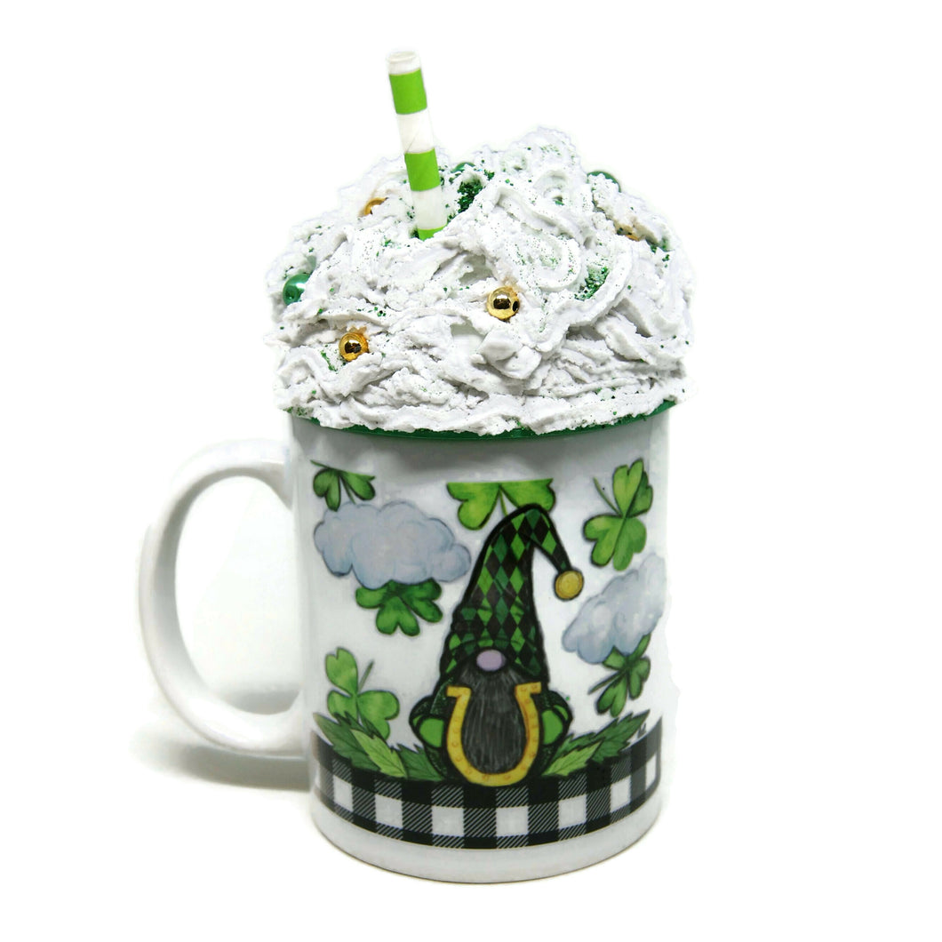 Mug with St Patrick's elf and lid - Tableware