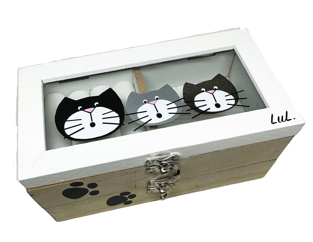 White and wooden jewelry box with three cats and two jewelry compartments