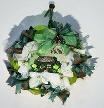 Load the image in the gallery,St Patrick wreath with elf house - Spring - Home decoration
