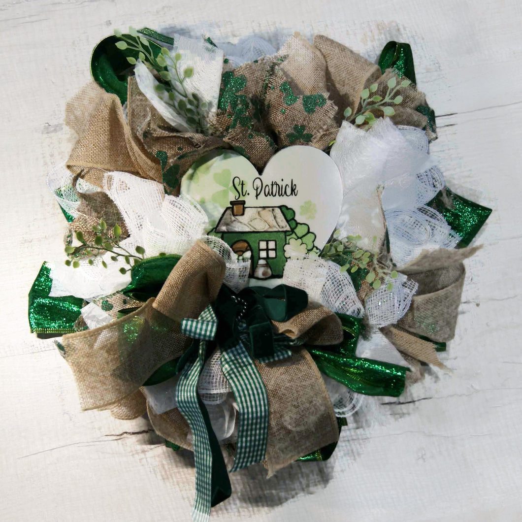 Couronne St Patrick avec coeur et rubans verts - Décoration maison - Printemps