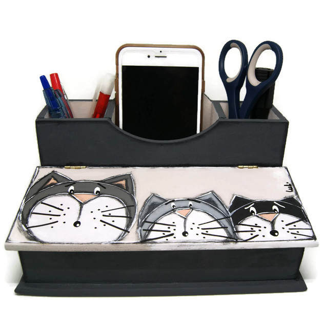 Desk organizer with three cats - Desk item