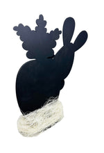 Charger l&#39;image dans la galerie, Lapin avec carotte en bois peint centre de table décoration de Pâques
