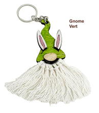 Charger l&#39;image dans la galerie, Porte clé bois et ficelle gnome de Pâques avec oreilles de lapin et anneau pour clés
