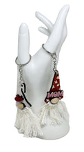 Charger l&#39;image dans la galerie, Porte clé bois et ficelle gnome maman avec anneau pour clés
